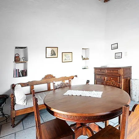Semesterbostad Mystic Rebetiko Ano Syros