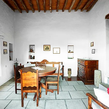 Semesterbostad Mystic Rebetiko Ano Syros
