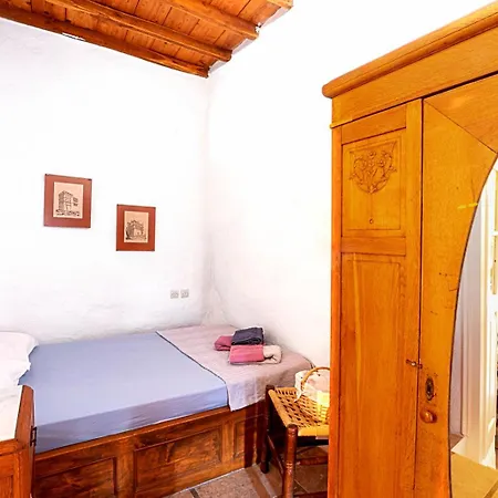Mystic Rebetiko Holiday home Ano Syros